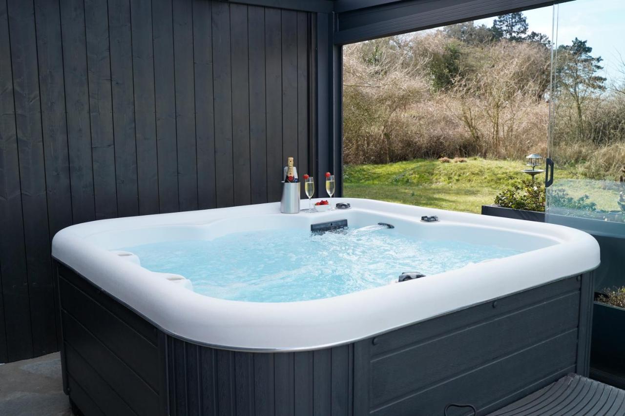 B&B Het Duinhuisje Met Jacuzzi, Gratis Parkeren, 2 Fietsen Te Leen, Airco Зандворт Екстер'єр фото